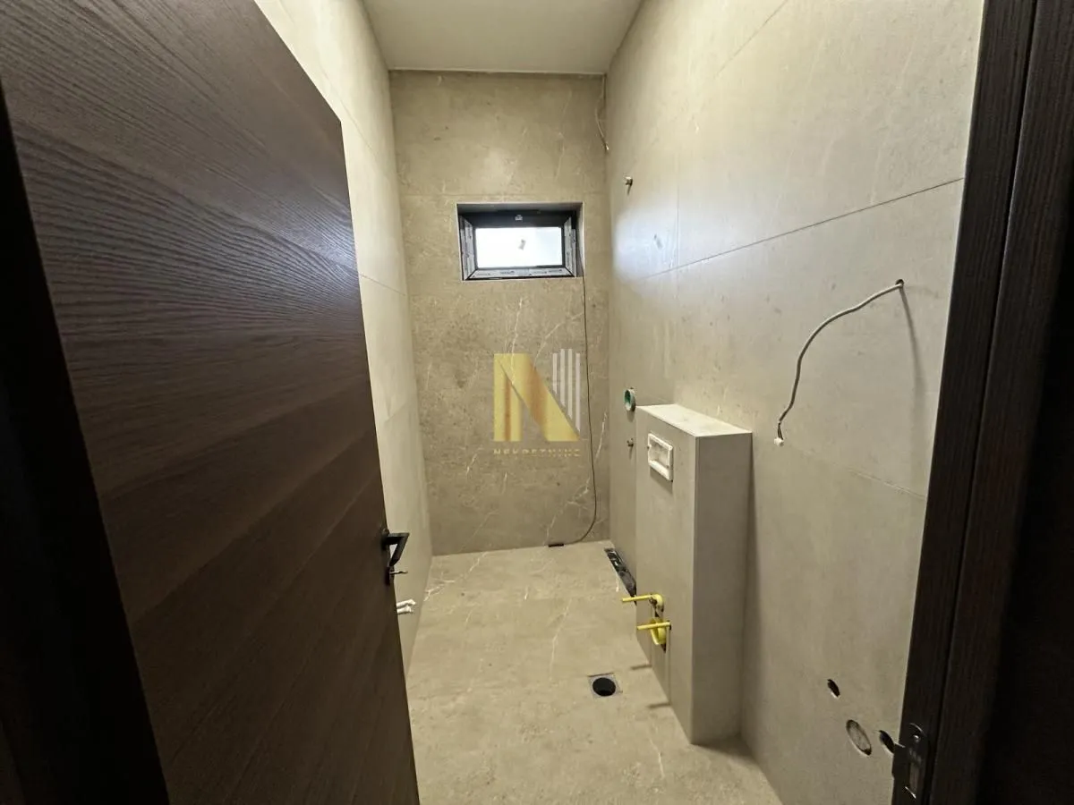 Prodaja, četvorosoban stan, 125m², Sremska Kamenica, Petrovaradin