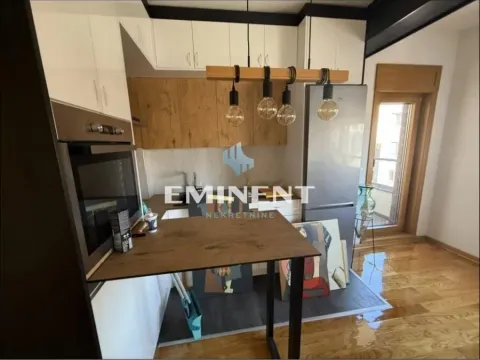 Izdavanje, trosoban stan, 56m², Južni Bulevar, Vračar Sve Podlokacije - image 3