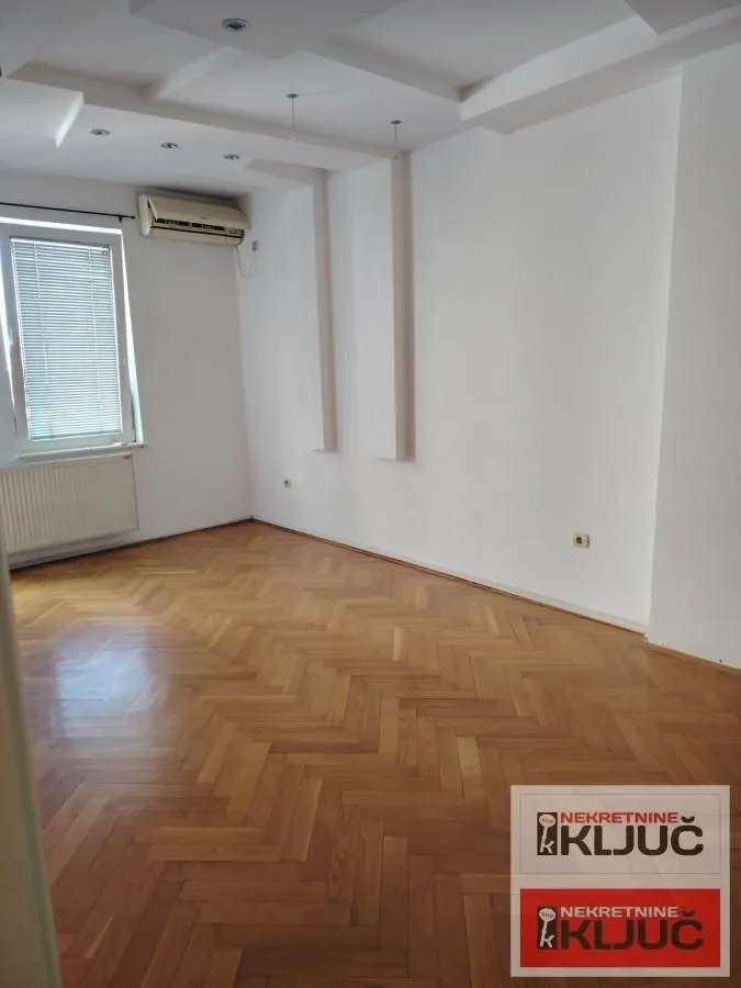 Prodaja, dvosoban stan, 46m², Bulevar Oslobodjenja, Novi Sad Sve Podlokacije