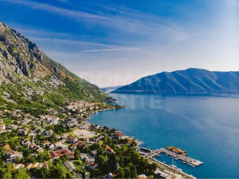 Prodaja, četvorosoban stan, 119m², Risan, Kotor - image 3