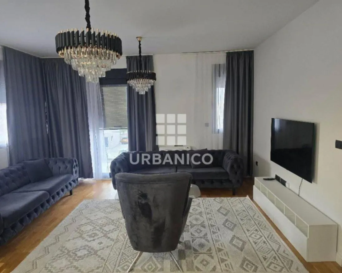 Izdavanje, trosoban stan, 130m², Preko Morače, Podgorica