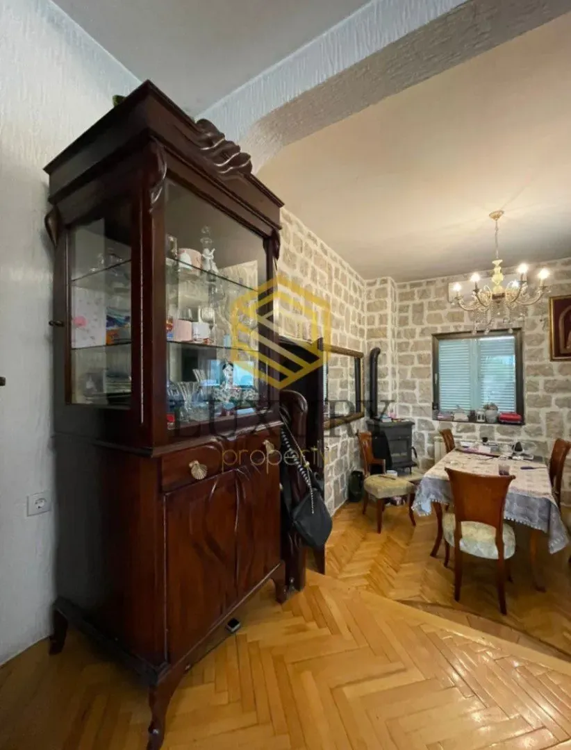 Rent, house, 300m², Masline, Podgorica