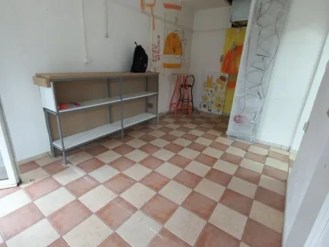 Izdavanje,  poslovni prostor, 31m2, Centar, Bar