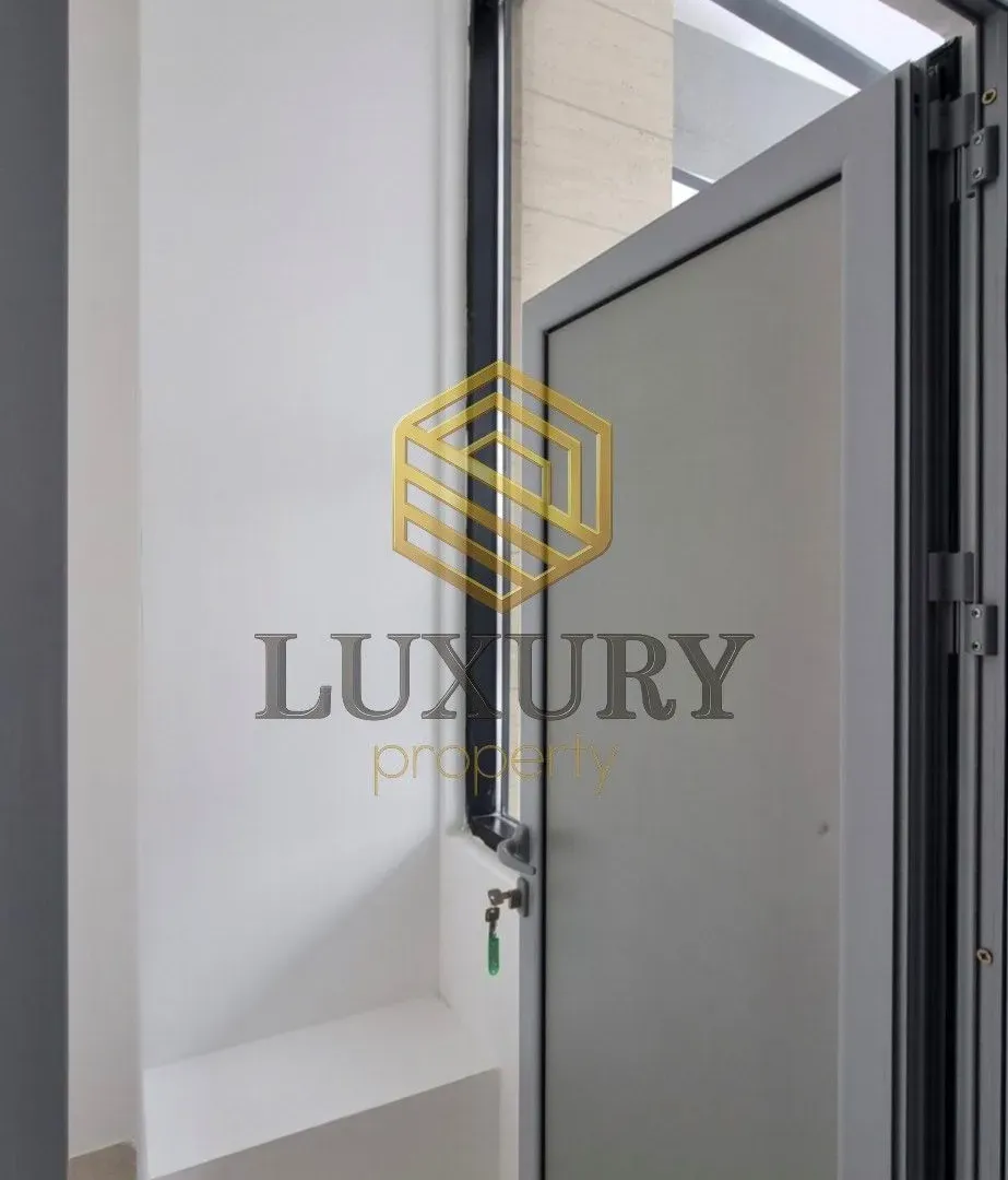Sale, office space, 10m², Central Point, Podgorica
