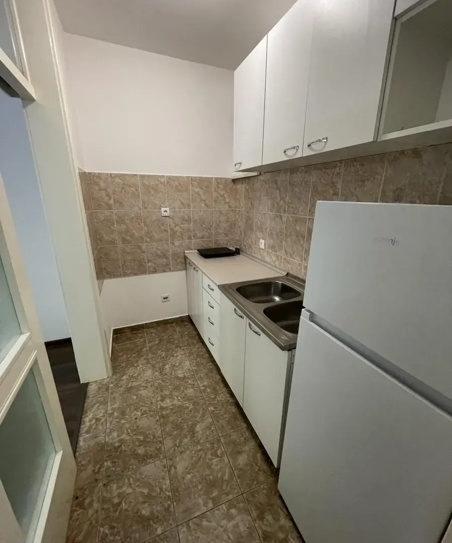 Izdavanje, jednosoban stan, 38m², Grbavica, Novi Sad Sve Podlokacije