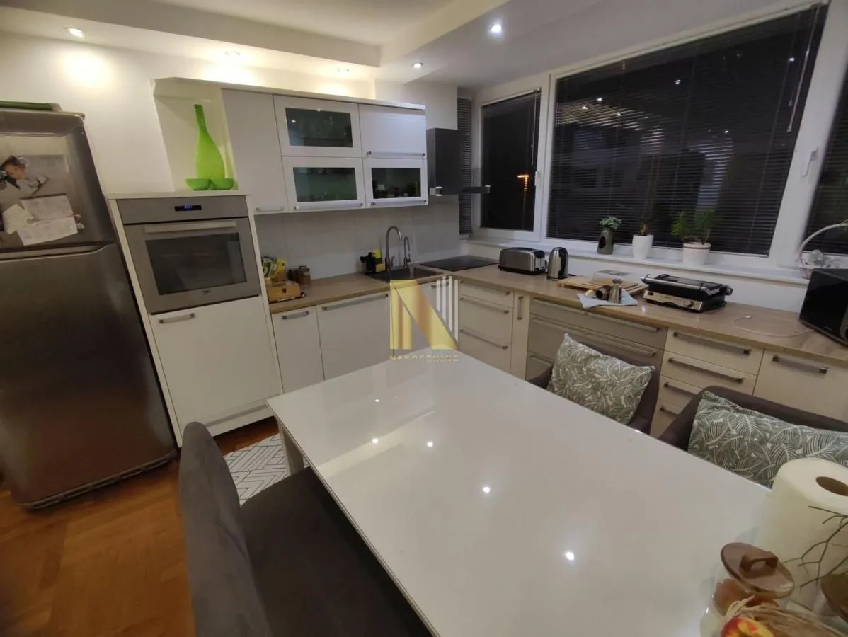 Prodaja, trosoban stan, 75m², Grbavica, Novi Sad Sve Podlokacije