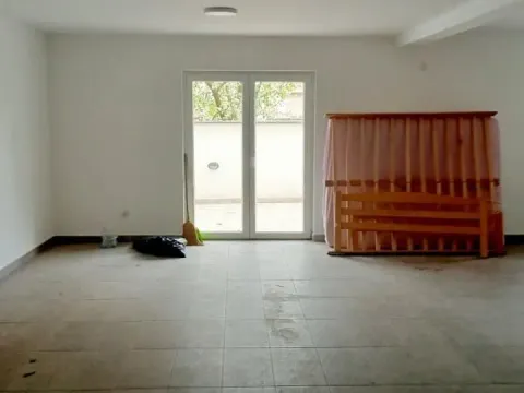 Prodaja, stan, 302m², Miljakovac, Rakovica - image 4