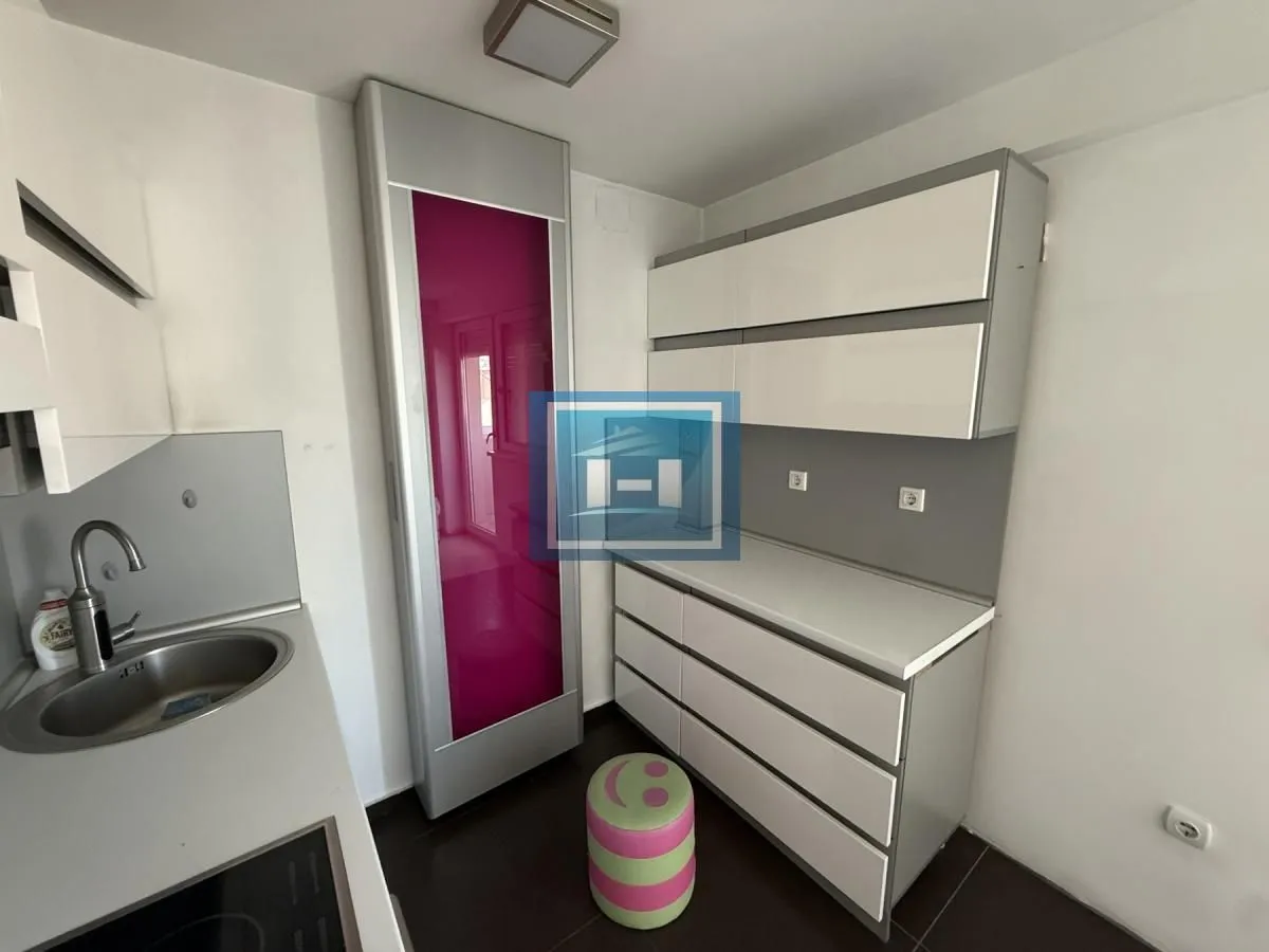 Prodaja, trosoban stan, 105m², Centar, Jagodina