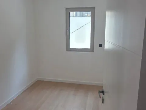 Prodaja, dvosoban stan, 51m², Dobrota, Kotor - image 18