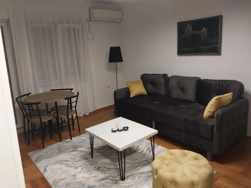 Prodaja, dvosoban stan, 37m², Centar, Podgorica
