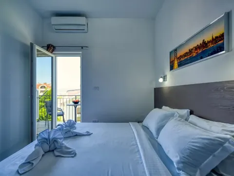 Izdavanje, stan, 120m², Tivat, Crna Gora - image 3
