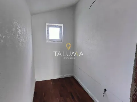 Prodaja, kuća, 200m², Karaburško Polje, Podgorica - image 3