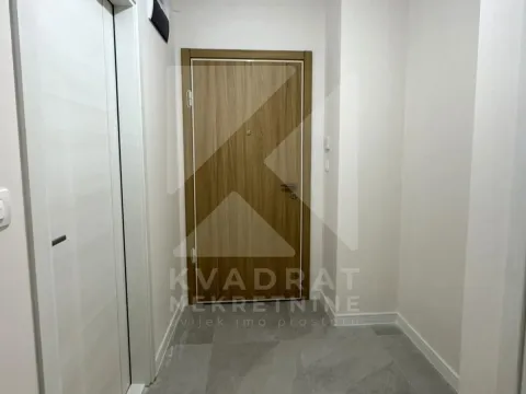 Izdavanje, jednosoban stan, 49m², Central Point, Podgorica - image 11