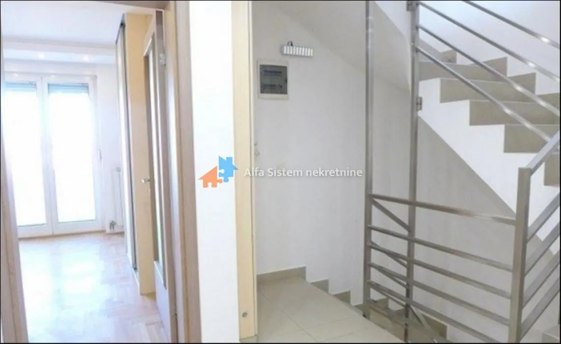 Rent, house, 300m², Čukarica, Beograd
