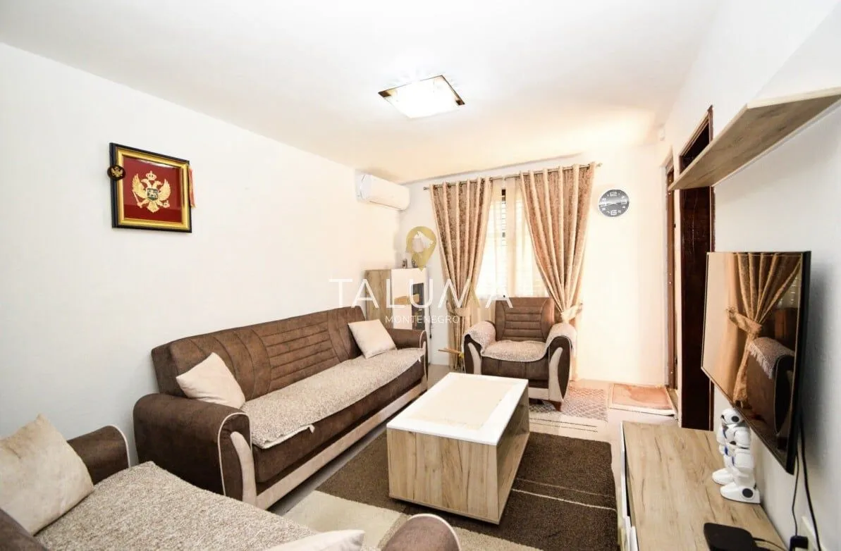 Sale, house, 300m², Stari Aerodrom, Podgorica