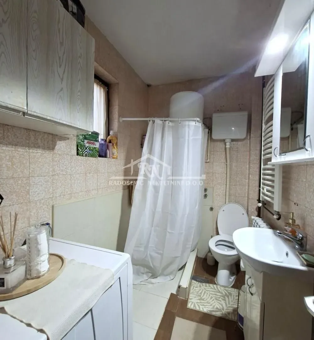 Sale, house, 208m², Voždovac Sve Podlokacije, Beograd
