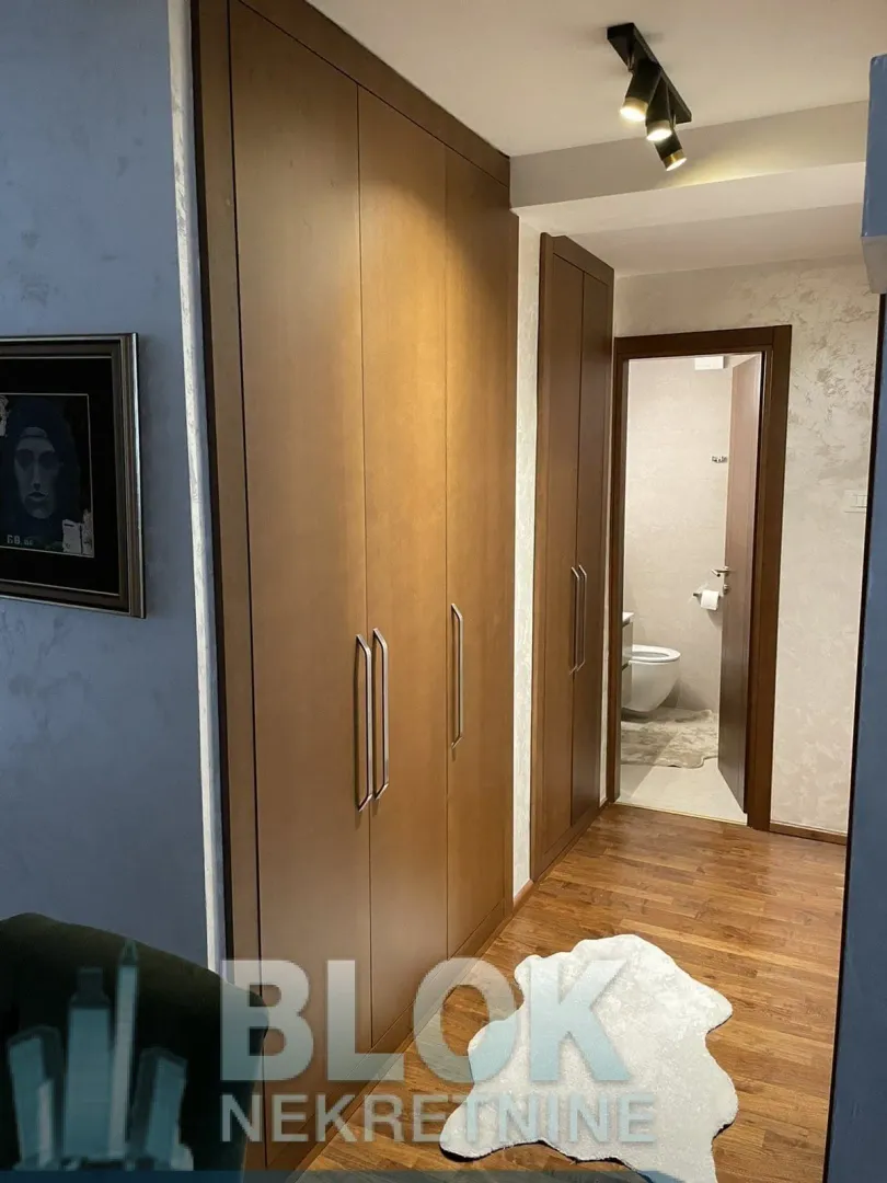 Izdavanje, dvosoban stan, 77m², Preko Morače, Podgorica