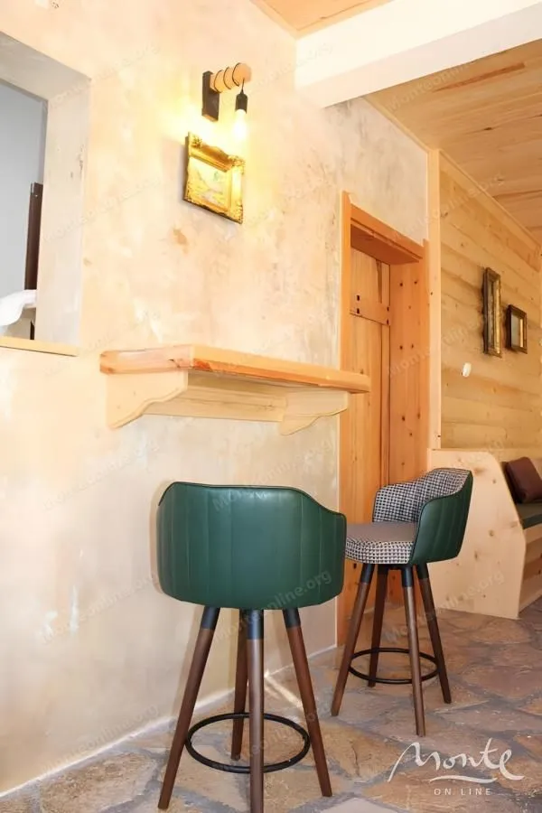 Sale, office space, 300m², Kolašin, Crna Gora