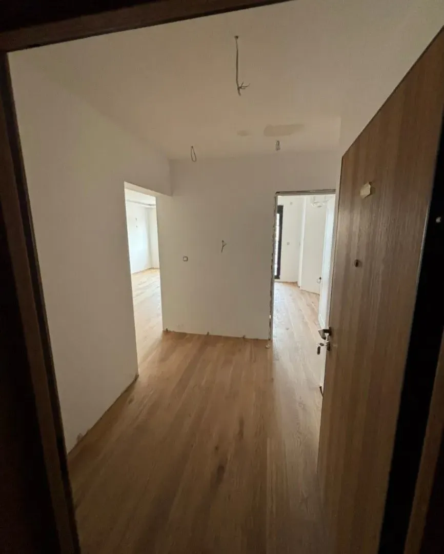 Prodaja, dvosoban stan, 79m², Tološka šuma, Podgorica