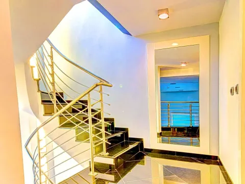 Prodaja, stan, 229m², Bečići, Budva - image 8