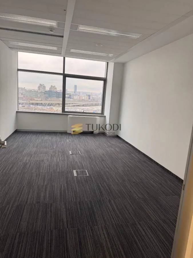 Izdavanje, poslovni prostor, 776m², Novi Beograd Blok 67, Novi Beograd Sve Podlokacije