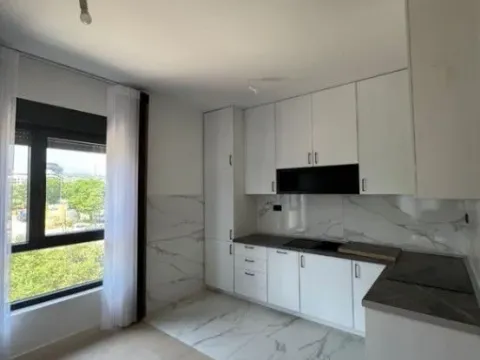 Rent, one bedroom apartment, 53m², 1 maj, Podgorica - image 8