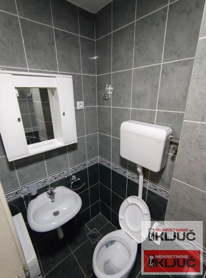 Prodaja, dvosoban stan, 40m², Grbavica, Novi Sad Sve Podlokacije