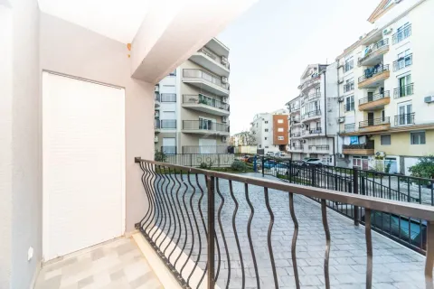 Rent, two bedroom apartment, 55m², Stara Varoš, Podgorica - image 7