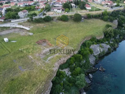 Zemljište in Rogami