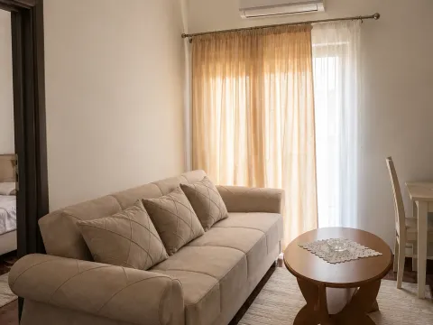 Prodaja, jednosoban stan, 33m², Zlatica, Podgorica - image 2