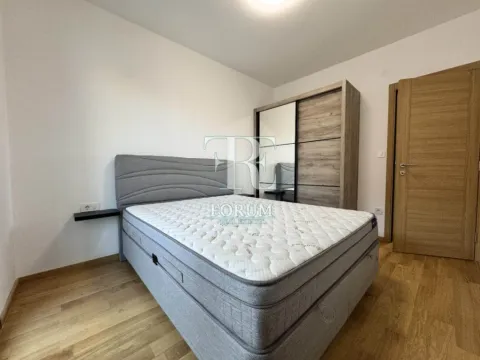 Izdavanje, jednosoban stan, 50m², City Kvart, Podgorica - image 10