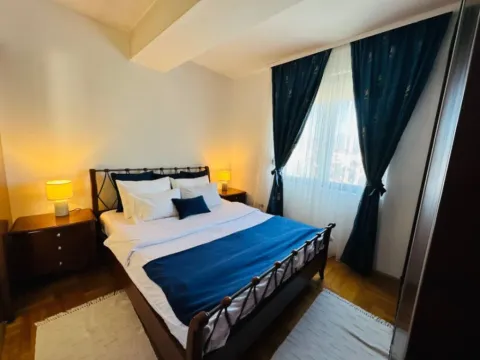 Izdavanje, dvosoban stan, 60m², Stari Aerodrom, Podgorica