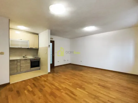 Izdavanje, garsonjera, 36m², Tološka šuma, Podgorica - image 10
