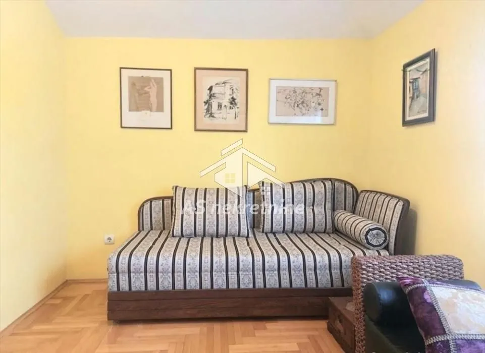 Prodaja, četvorosoban stan, 140m², Savski Venac, Beograd