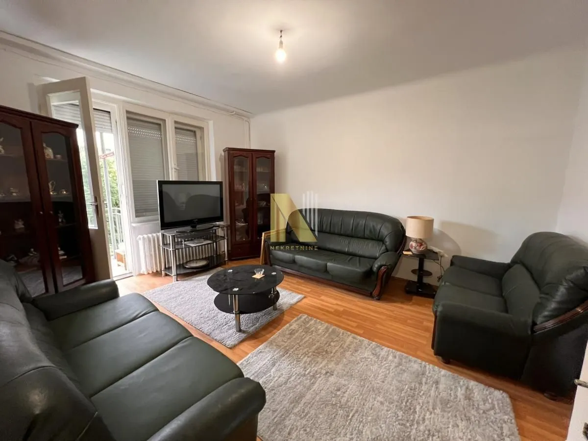 Izdavanje, trosoban stan, 61m², Stari grad, Novi Sad