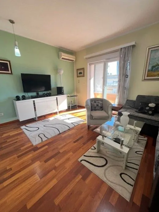 Izdavanje, dvosoban stan, 75m², City Kvart, Podgorica