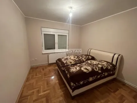 Prodaja, kuća, 363m², Centar, Zrenjanin - image 3