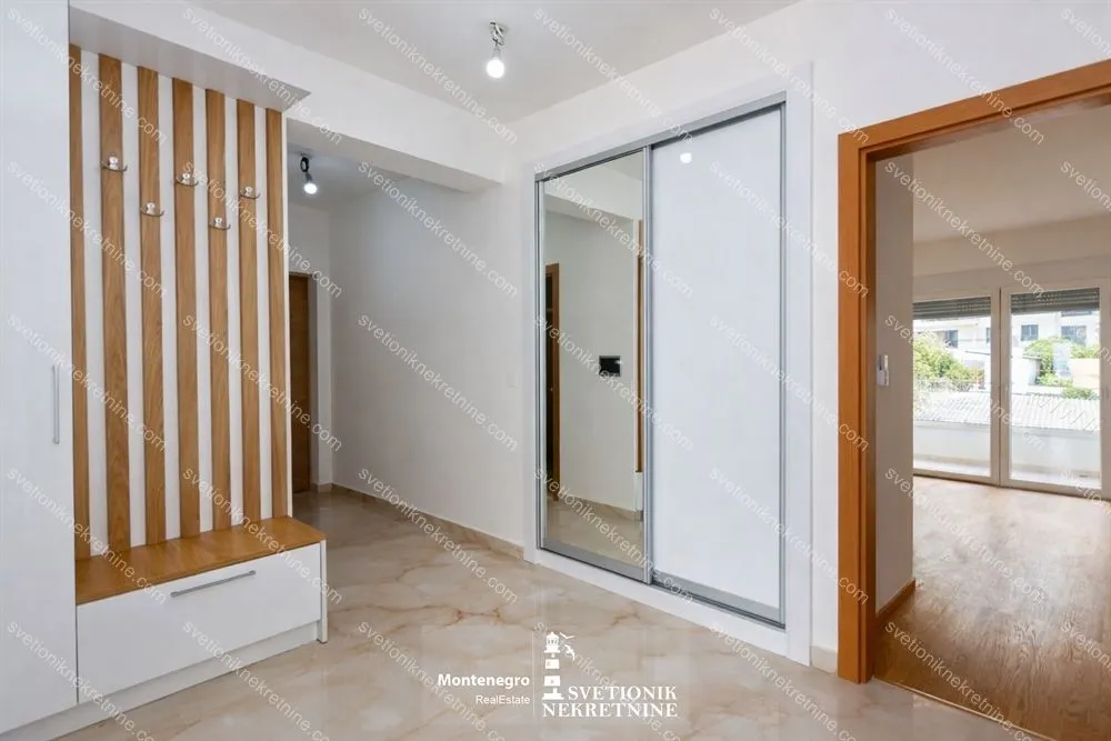Prodaja, dvosoban stan, 87m², Baošići, Herceg Novi