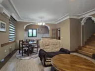 Izdavanje, kuća, 170m², Gornja Gorica, Podgorica - image 1