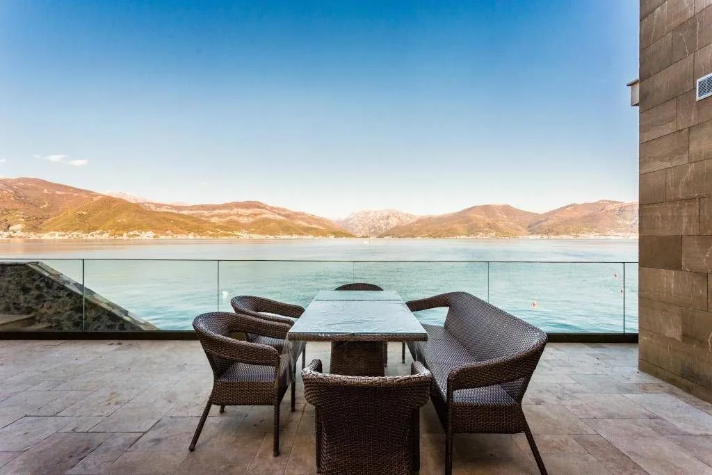Prodaja, kuća, 240m², Krašići, Tivat