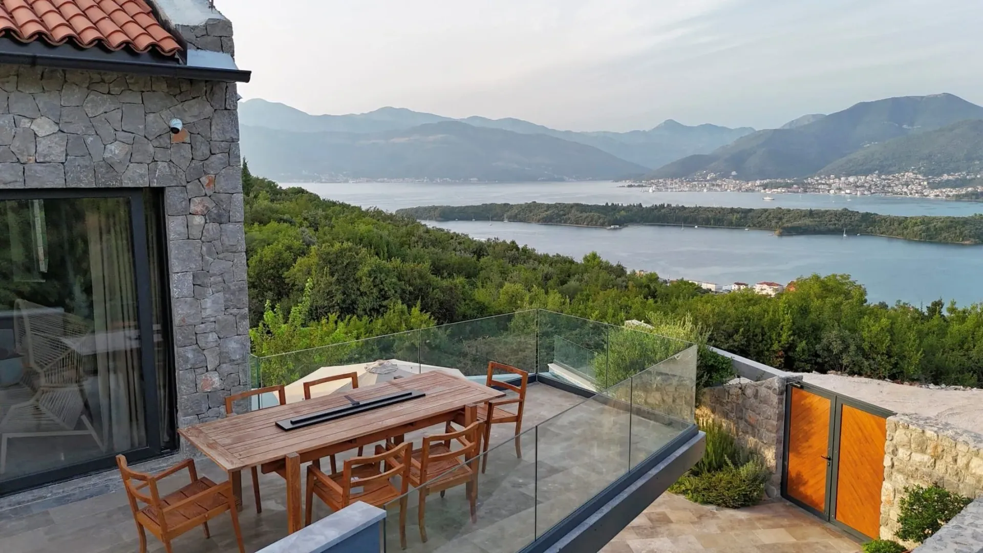 Rent, house, 520m², Đuraševići, Tivat