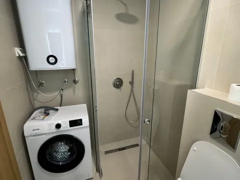 Izdavanje, jednosoban stan, 47m², City Kvart, Podgorica - image 9