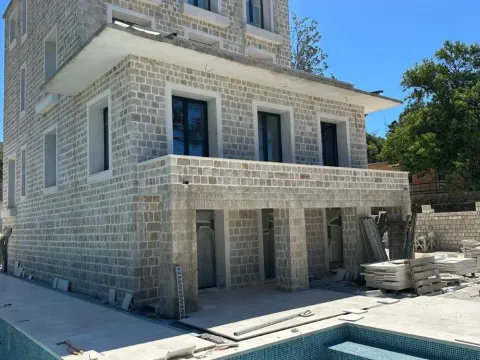 Sale, house, 500m², Donja Lastva, Tivat - image 2