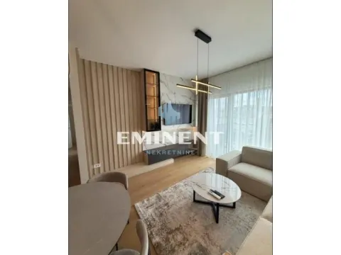 Izdavanje, trosoban stan, 71m², Savski Venac, Beograd