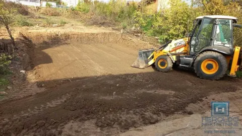 Zemljište u fazi pripreme sa radnim mašinama. - image 15