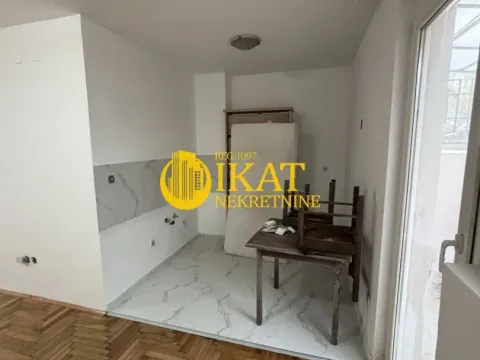 Stan in Zvezdara Sve Podlokacije