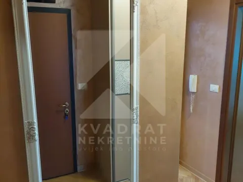 Rent, two bedroom apartment, 88m², City Kvart, Podgorica - image 16