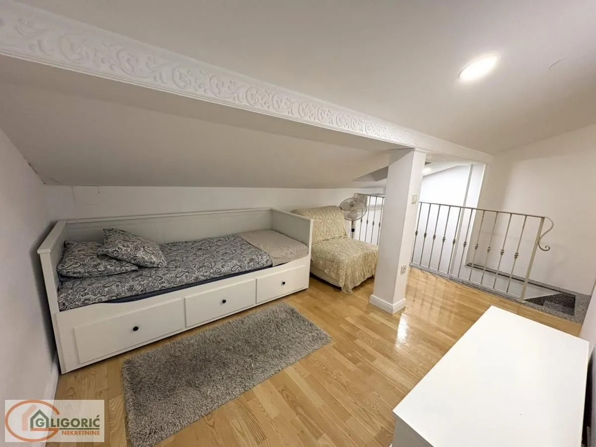 Rent, three bedroom apartment, 65m², Stari Grad, Beograd