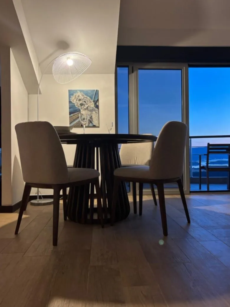 Izdavanje, dvosoban stan, 130m², Gradiošnica, Tivat