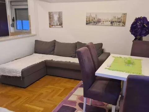 Prodaja, jednosoban stan, 45m², Stari Aerodrom, Podgorica - image 1